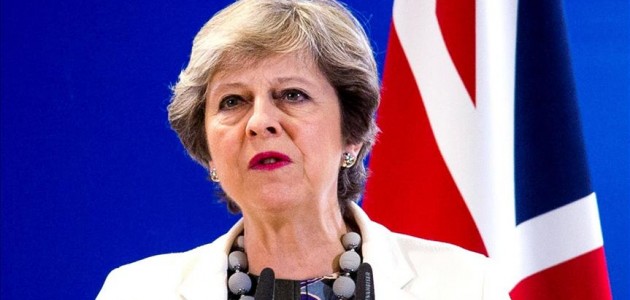 İngiltere’de Başbakan May’e ’parlamentoyu tatil et’ talebi