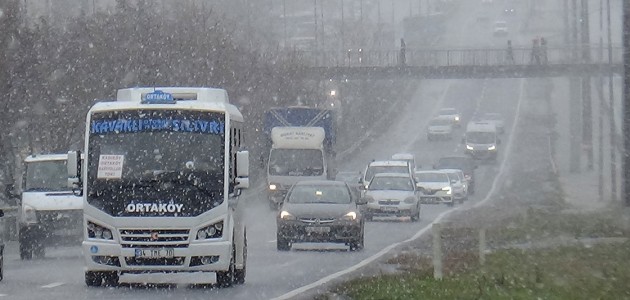 İstanbul’un yüksek kesimlerine kar yağıyor