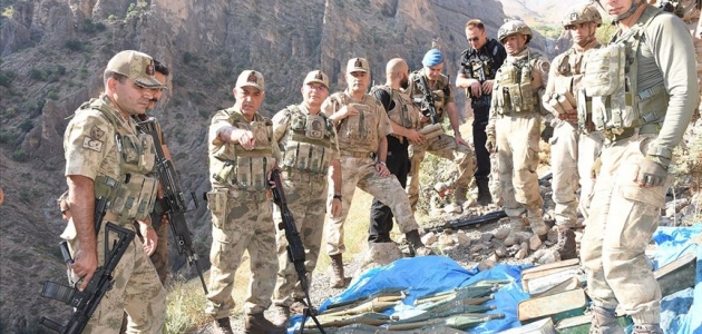 Kıran Operasyonunda PKK’ya ait silah ve mühimmat deposu bulundu