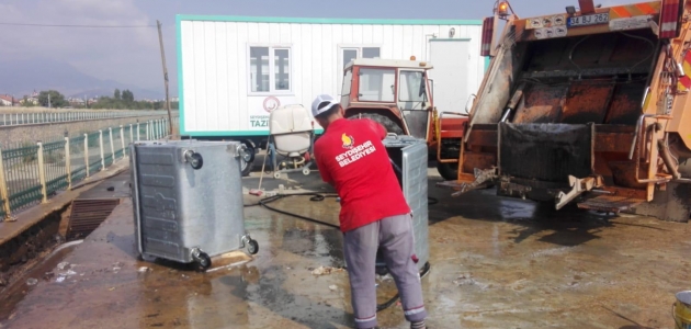 Seydişehir’de çöp konteynırları dezenfekte ediliyor