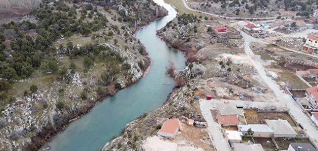 Yağışlar Beyşehir Gölü'ne 