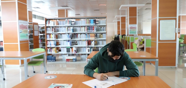 KTO Karatay Üniversitesi Merkez Kütüphanesi kesintisiz hizmet veriyor