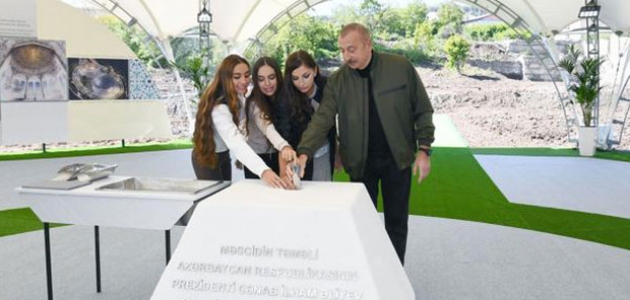  İlham Aliyev Şuşa'da yeni caminin temelini attı
