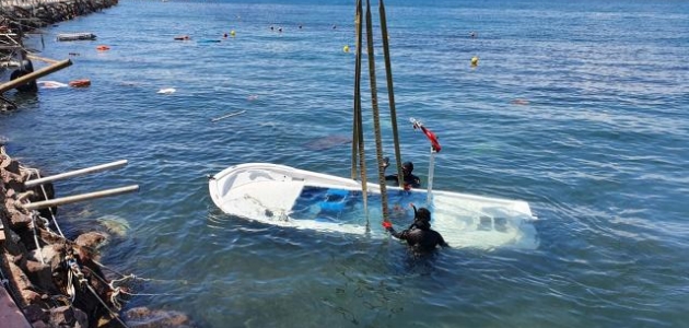Dikili'de fırtına: 27 tekne battı, 17 tekne hasar gördü 
