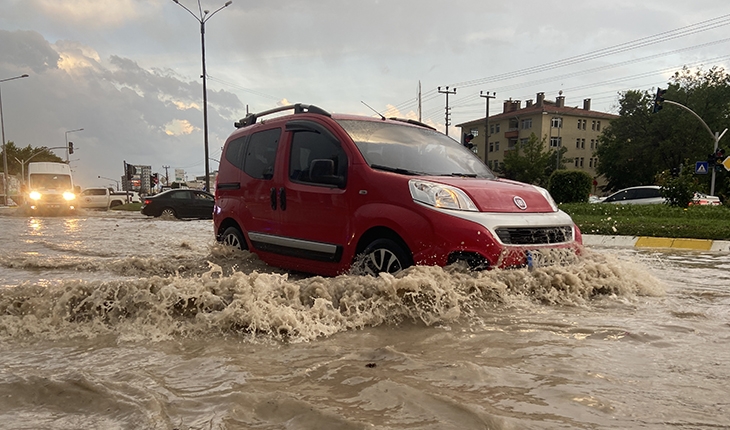 Edirne’de dolu ve sağanak