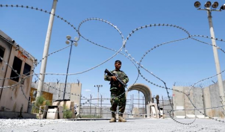 Taliban saldırısından kaçan 84 Afgan asker Özbekistan'a sığındı