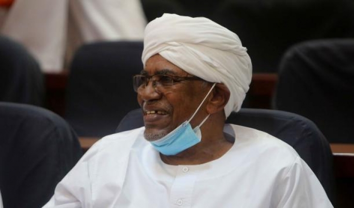 Eski Sudan Cumhurbaşkanı Beşir'in yargılandığı dava ertelendi