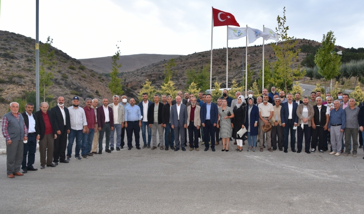 AK Parti Selçuklu mahalle başkanları toplantısı düzenlendi