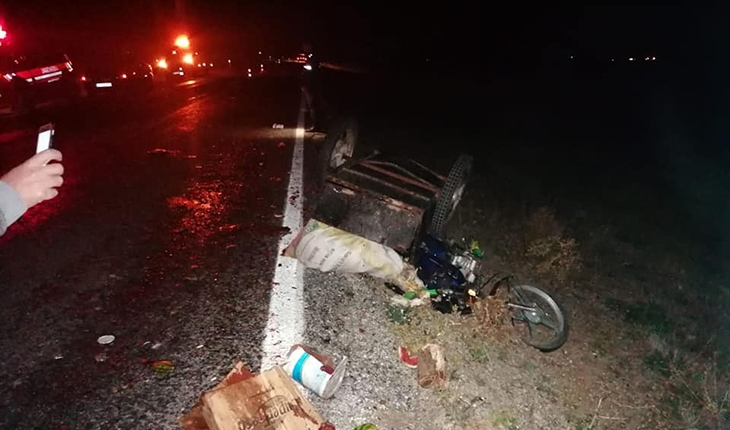 Ticari taksi ile üç tekerlekli motosiklet çarpıştı: 2 yaralı