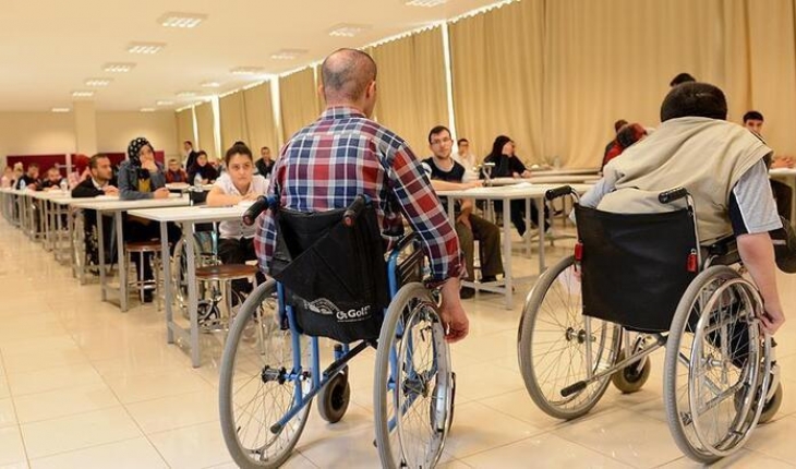 Engelli öğretmen adayları atama talep etti