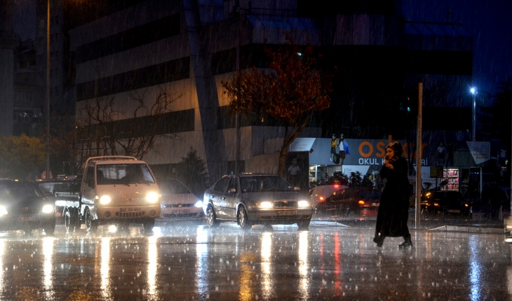 Konya’da sağanak etkili oldu