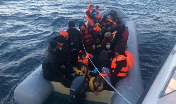 Yunanistan’ın ölüme terk ettiği göçmenler kurtarıldı