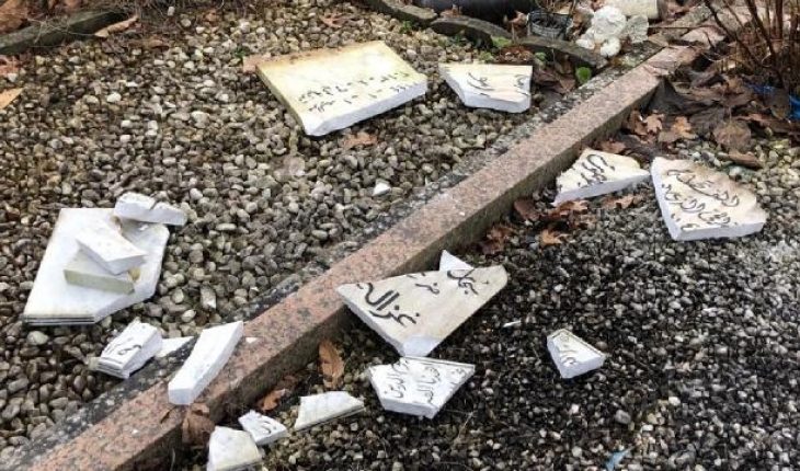 Almanya'da Müslüman mezarlarına ırkçı saldırı