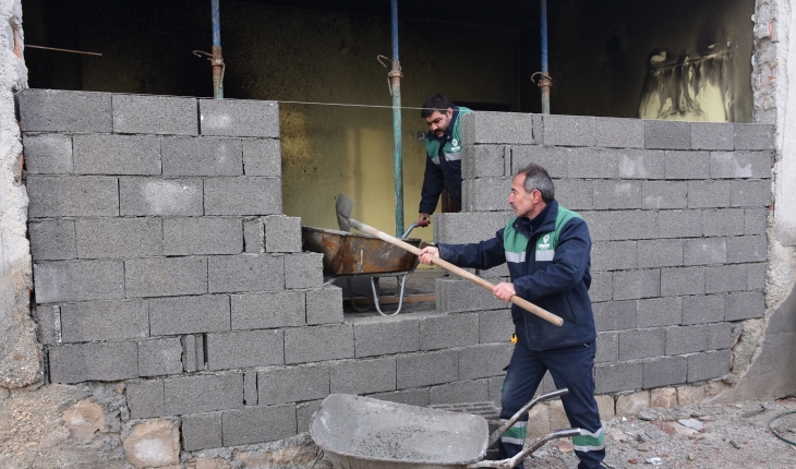 Karatay Belediyesi’nden evi yanan aileye destek