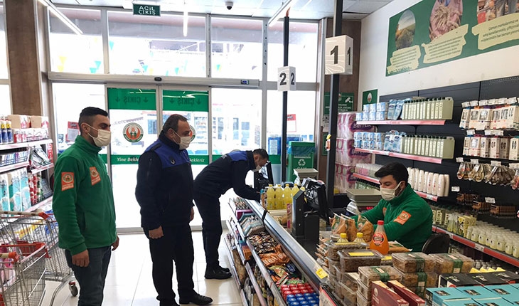 Akşehir’de ekipler marketlerde fiyatları denetledi