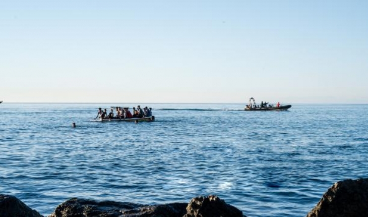 İspanya kıyılarına son 48 saatte 451 düzensiz göçmen geldi