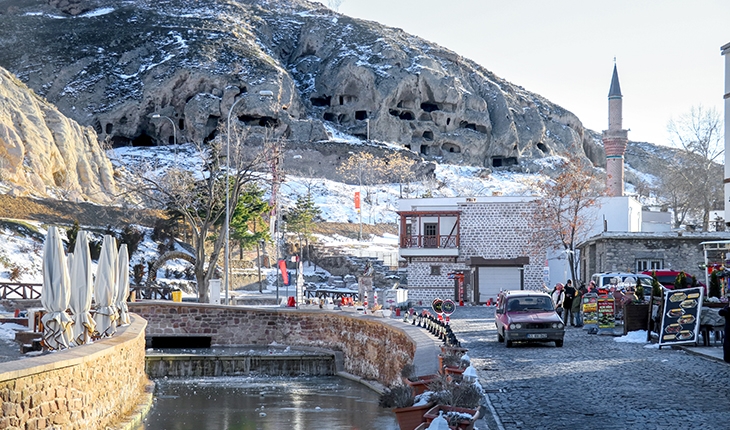 Konya’nın tarihi Sille Mahallesi her mevsim turistlerin uğrak yeri