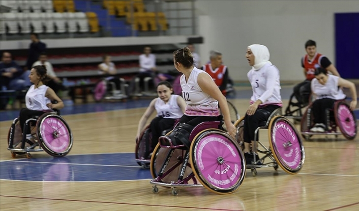 Türkiye’nin tek tekerlekli sandalye kadın basketbol takımı: Lotus Engelliler
