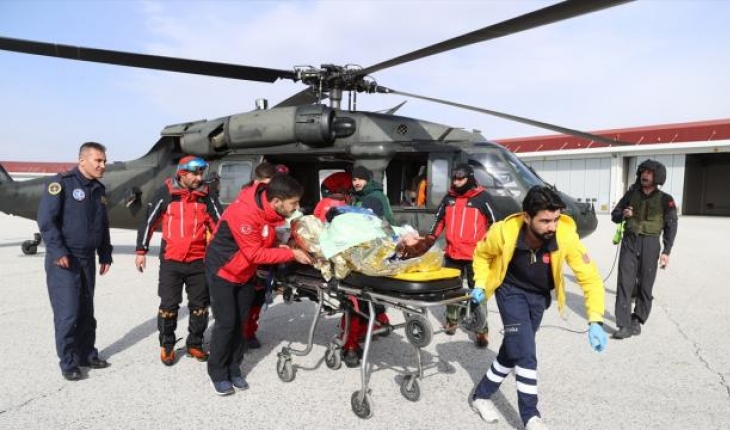 Van’da kayak yapan İtalyan ekibin 4 üyesi çığ altında kaldı
