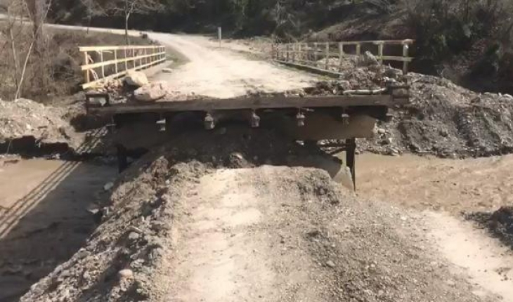 Kastamonu’da su seviyesi yükseldi 4 köprü yıkıldı
