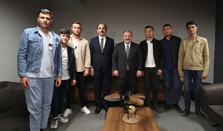 Güneş sistemini tartışan Konyalı gençler Azerbaycan yolcusu