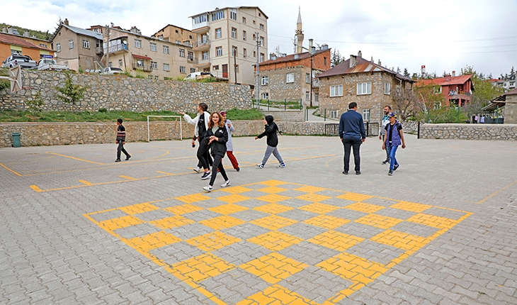 Büyükşehir 278 okulda oyun alanları oluşturdu