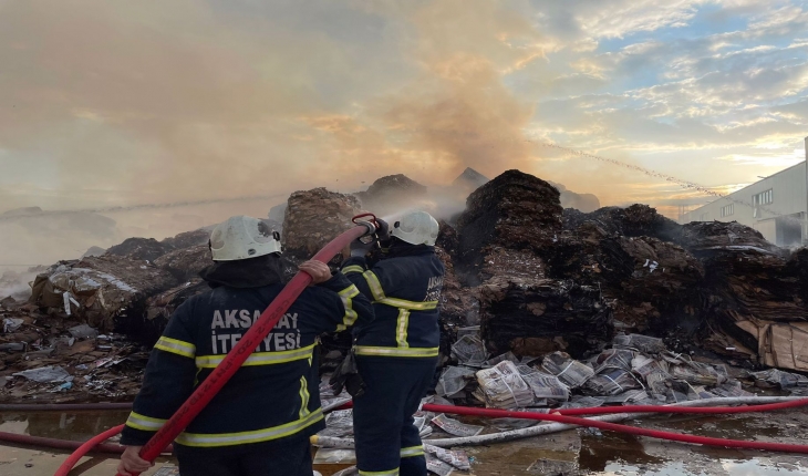 Aksaray’da geri dönüşüm fabrikasında yangın çıktı