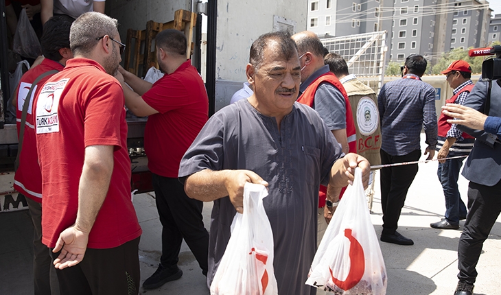 Türk Kızılaydan Erbil’deki mülteci kamplarına kurban eti yardımı