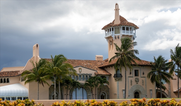 Trump'ın Florida'daki evinden 700 sayfalık 'gizli belge' çıkmış
