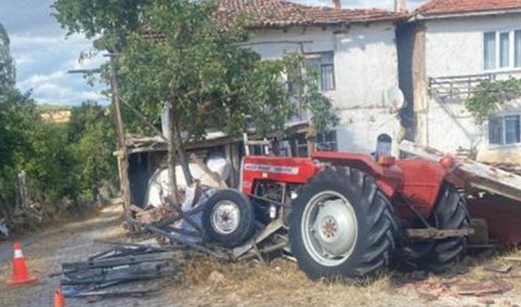 Kamelyada otururken traktörün çarptığı yaşlı adam hayatını kaybetti
