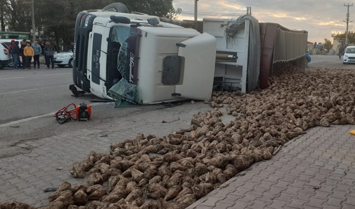 Konya’da devrilen tırın sürücüsü öldü