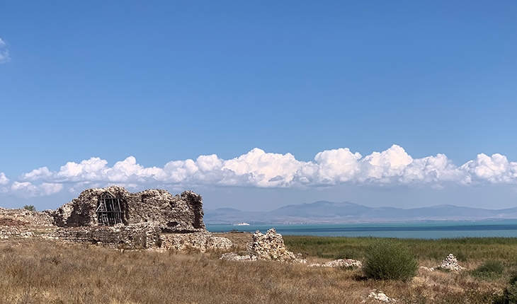 Beyşehir Gölü’nde keşfedilen tarihi yapılar su altı arkeologları tarafından inceleniyor
