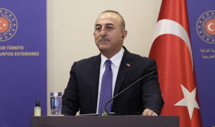 Bakan Çavuşoğlu’ndan Yunanistan’ın göçmen zulmüne tepki