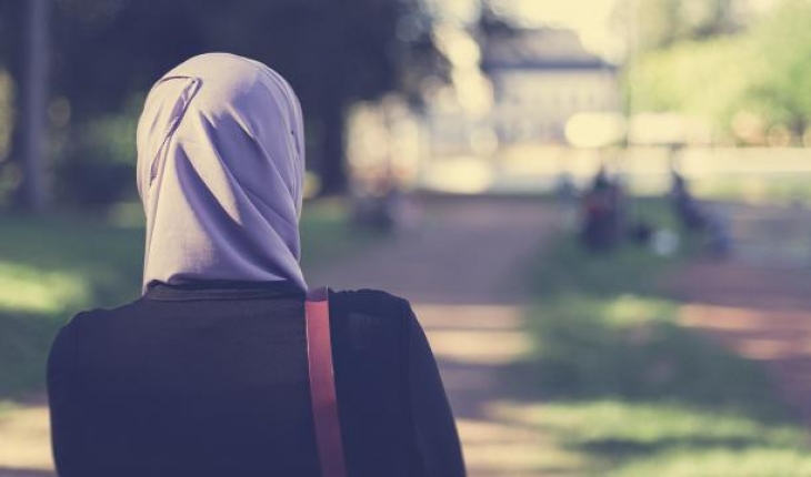 Almanya’da 14 yaşındaki Türk öğrenciye başörtüsü engeli