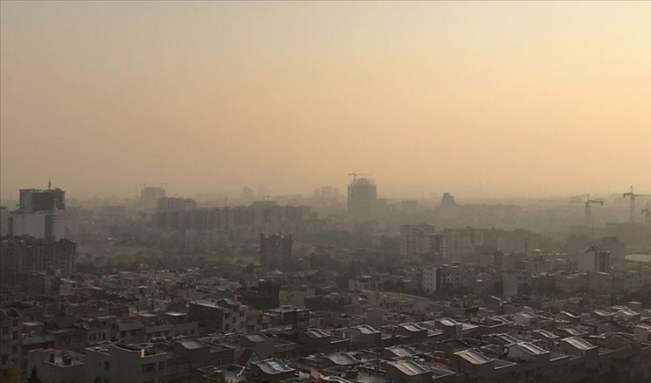 İran'da hava kirliliği nedeniyle eğitime 2 gün ara verildi