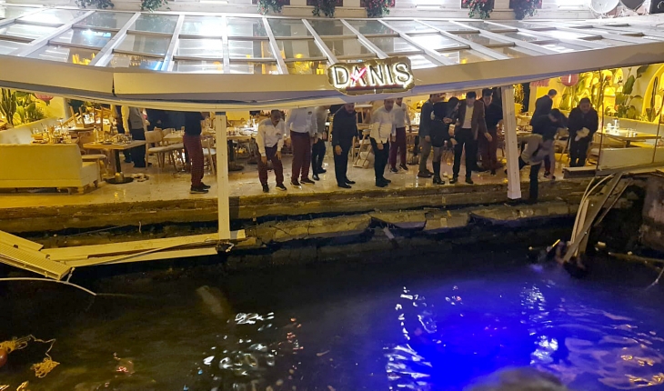 Deniz kenarındaki restoranın balkonu çöktü, 4 kişi yaralandı