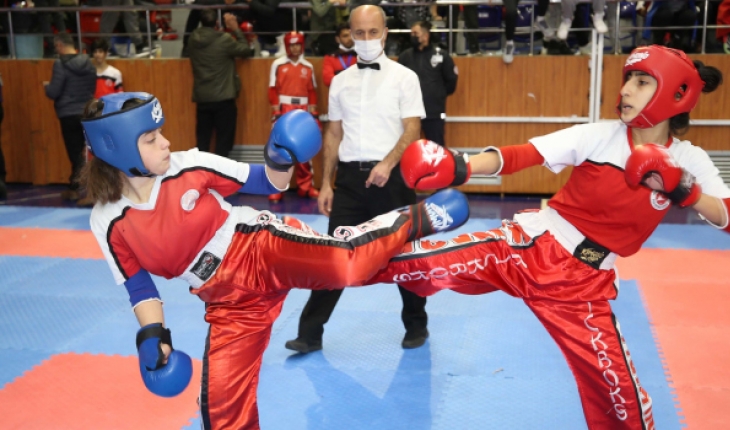 Türkiye Kick Boks Turnuvası'nda yarı final maçları başladı