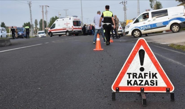 Afyonkarahisar'da otomobil devrildi, 1 kişi öldü, 5 kişi yaralandı