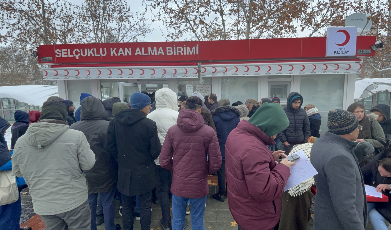 Konya'da depremzedeler için kan bağışı seferberliği