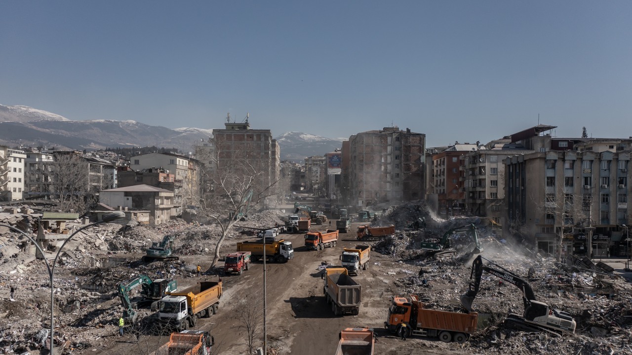 Tarım ve Orman Bakanlığı, enkazların kaldırılması için sahada