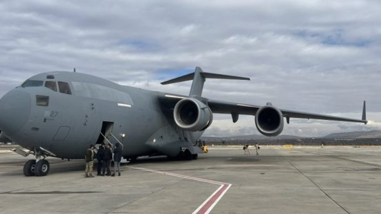 BAE, Türkiye ve Suriye'ye 217 uçak yardım malzemesi gönderdi