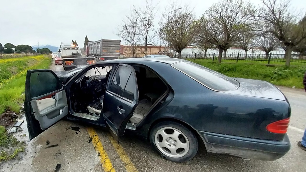 Tırla çarpışan otomobilin sürücüsü öldü