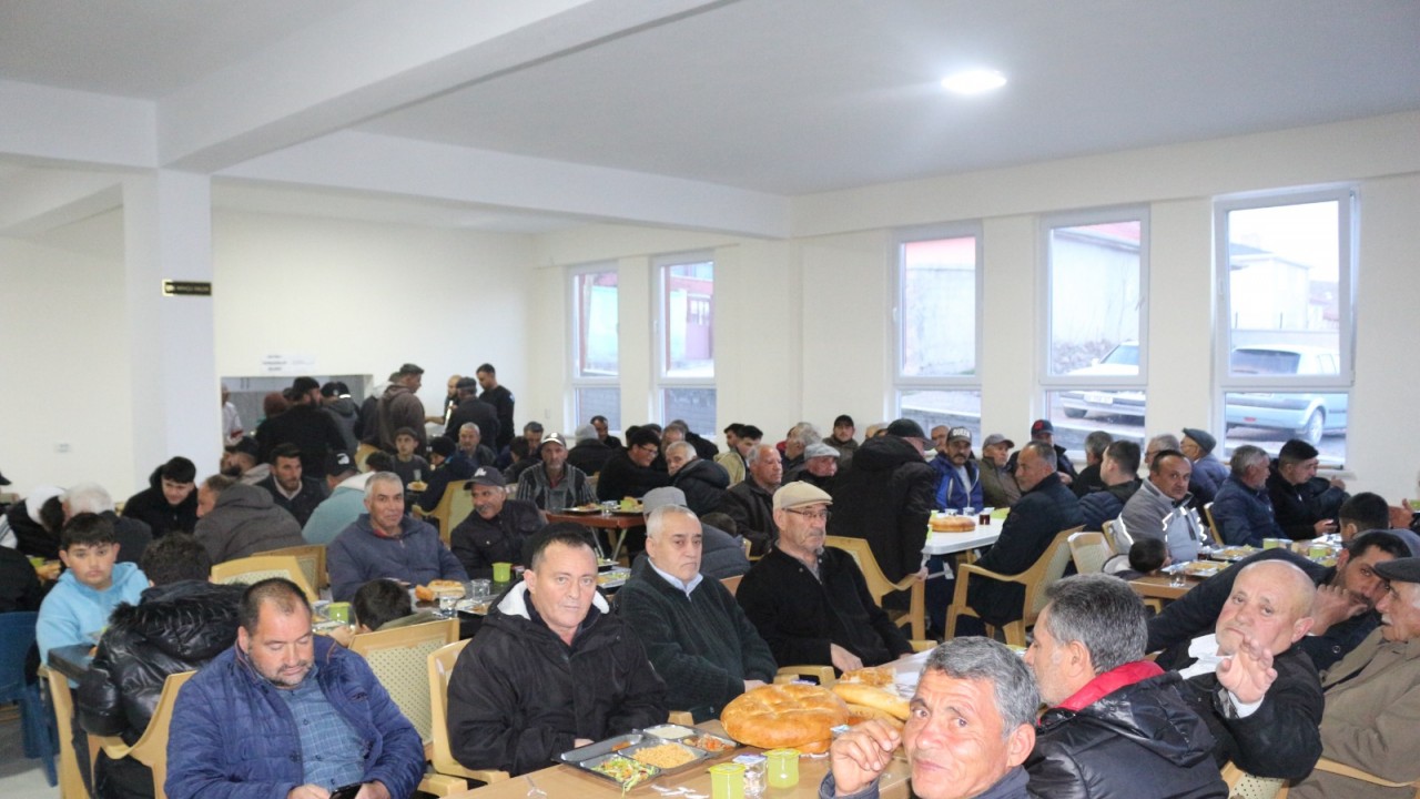 Konya’da tüm mahalle iftarı birlikte yapıyor