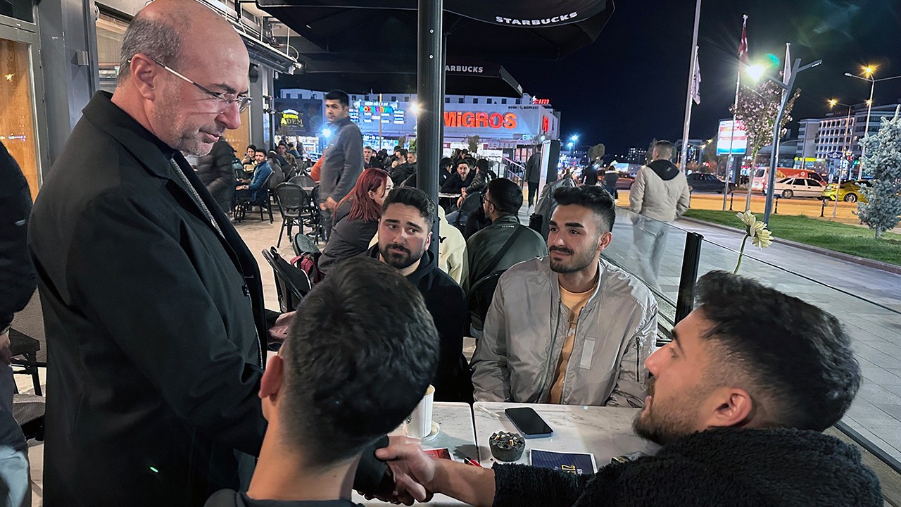 Başkan Pekyatırmacı: Her zaman gençlerimizin yanında, onların hizmetindeyiz