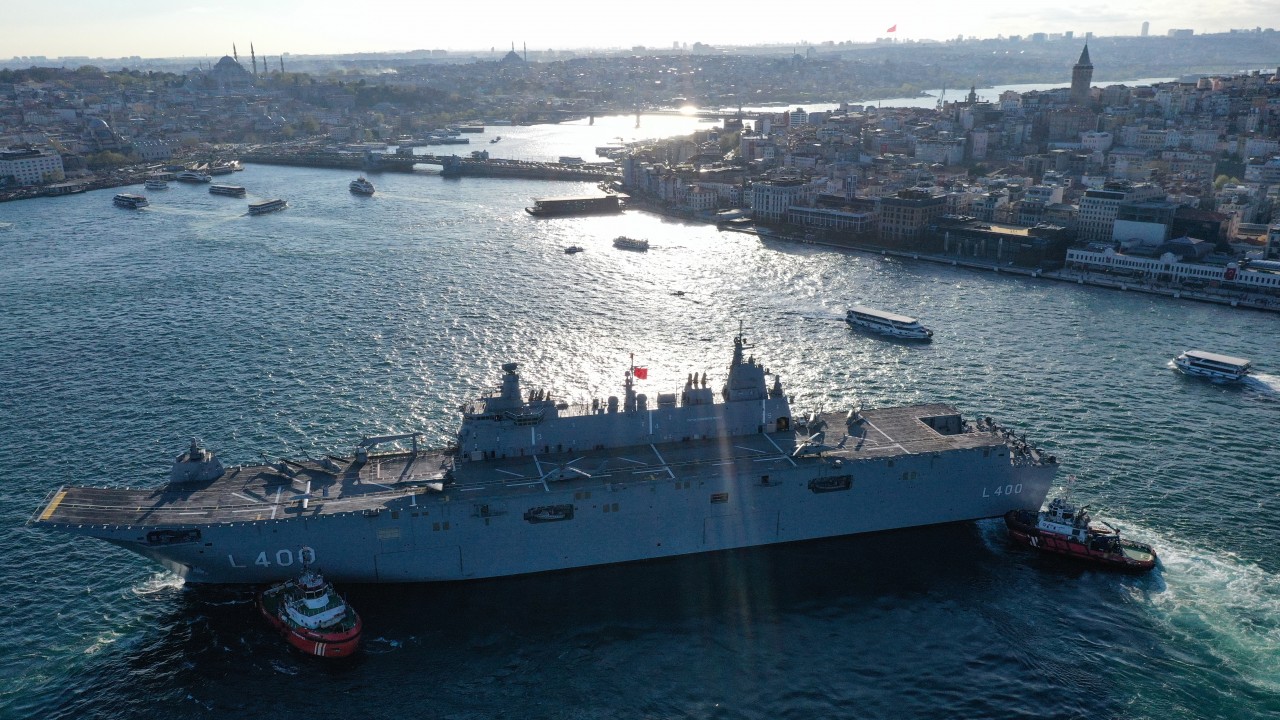 İstanbul'dan demir alan TCG Anadolu, Ege yolunda