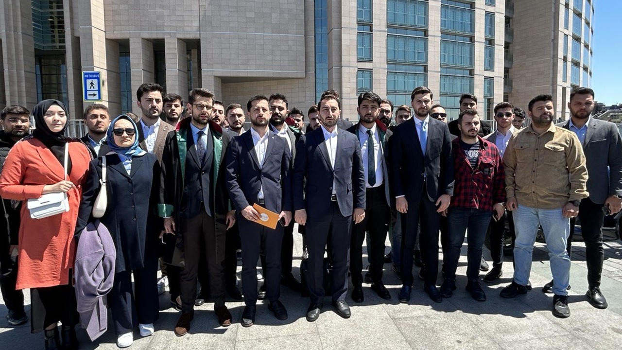 AK Parti İstanbul Gençlik Kollarının “silah dağıttığı“ iddialarına ilişkin paylaşıma suç duyurusu