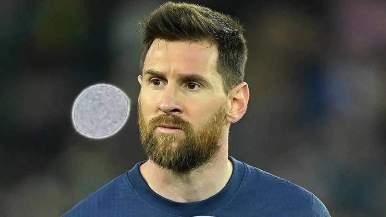 Kadro dışı bırakılmasının ardından özür dileyen Lionel Messi, PSG ile antrenmana çıktı