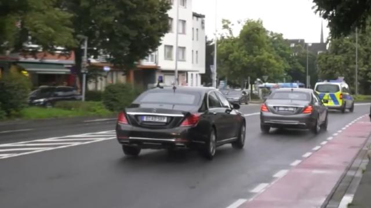 Almanya’da güvenlik krizi: Yunan asıllı sürücü Scholz’un konvoyuna katıldı