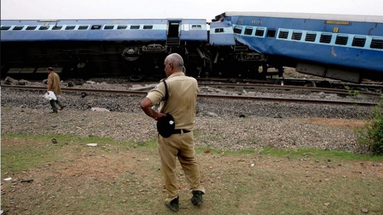Hindistan’da meydana gelen tren kazasında ölü sayısı 288’e yükseldi