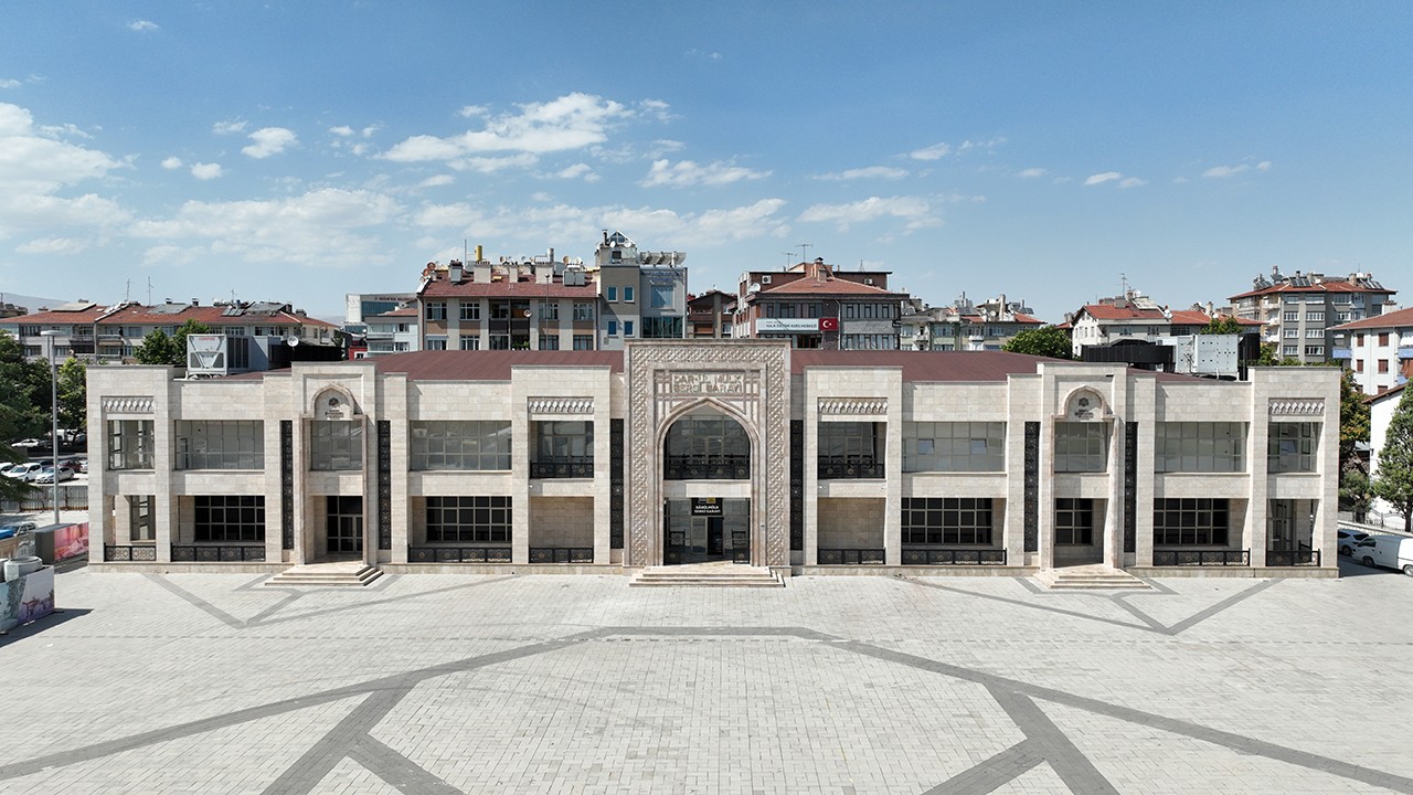 Konya’nın tarihi kimliğine değer katacak: Darü’l-Mülk Sergi Sarayı açıldı